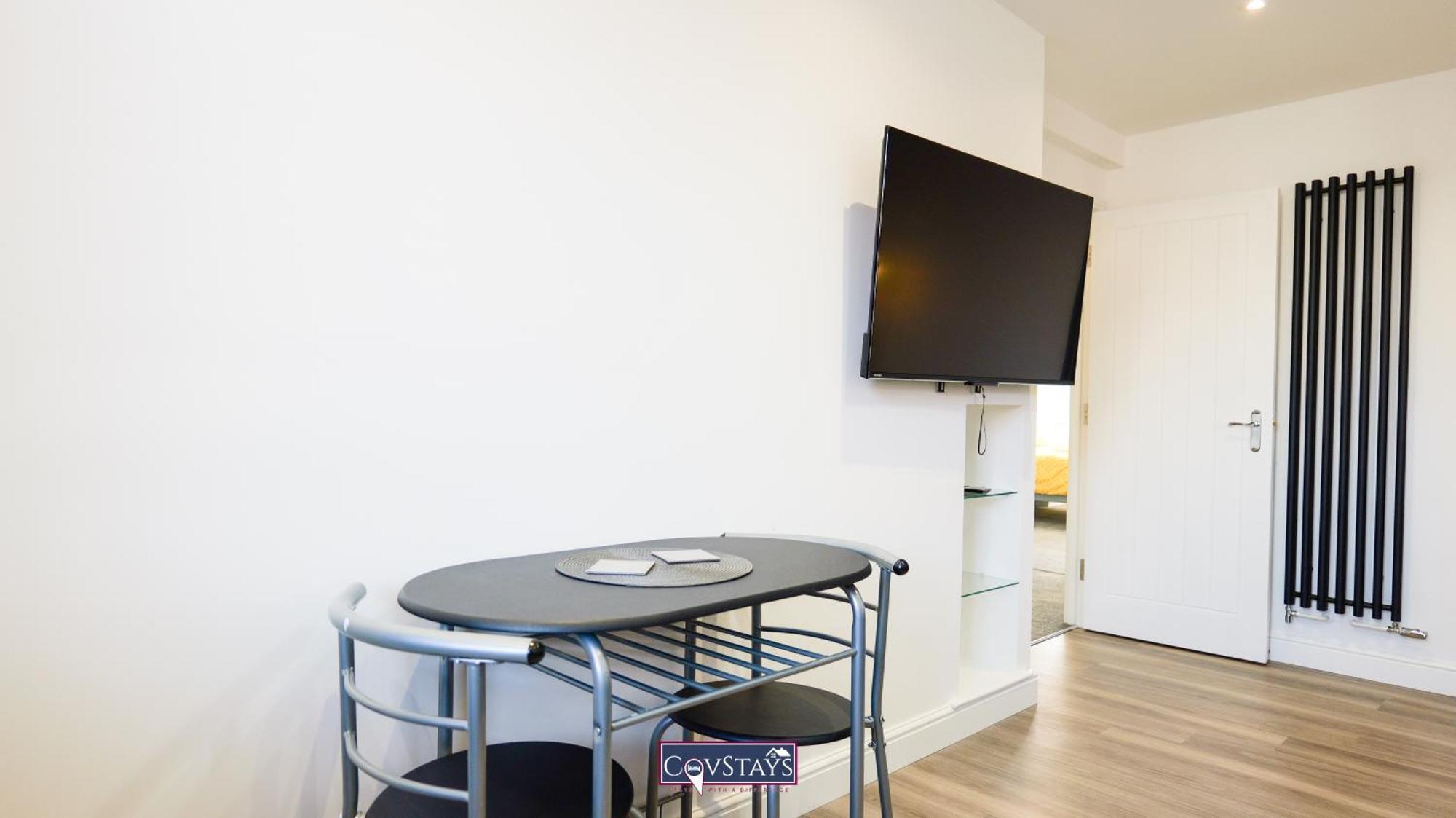 Old Silk - Serviced And 2-beds In Centre By Covstays Appartement